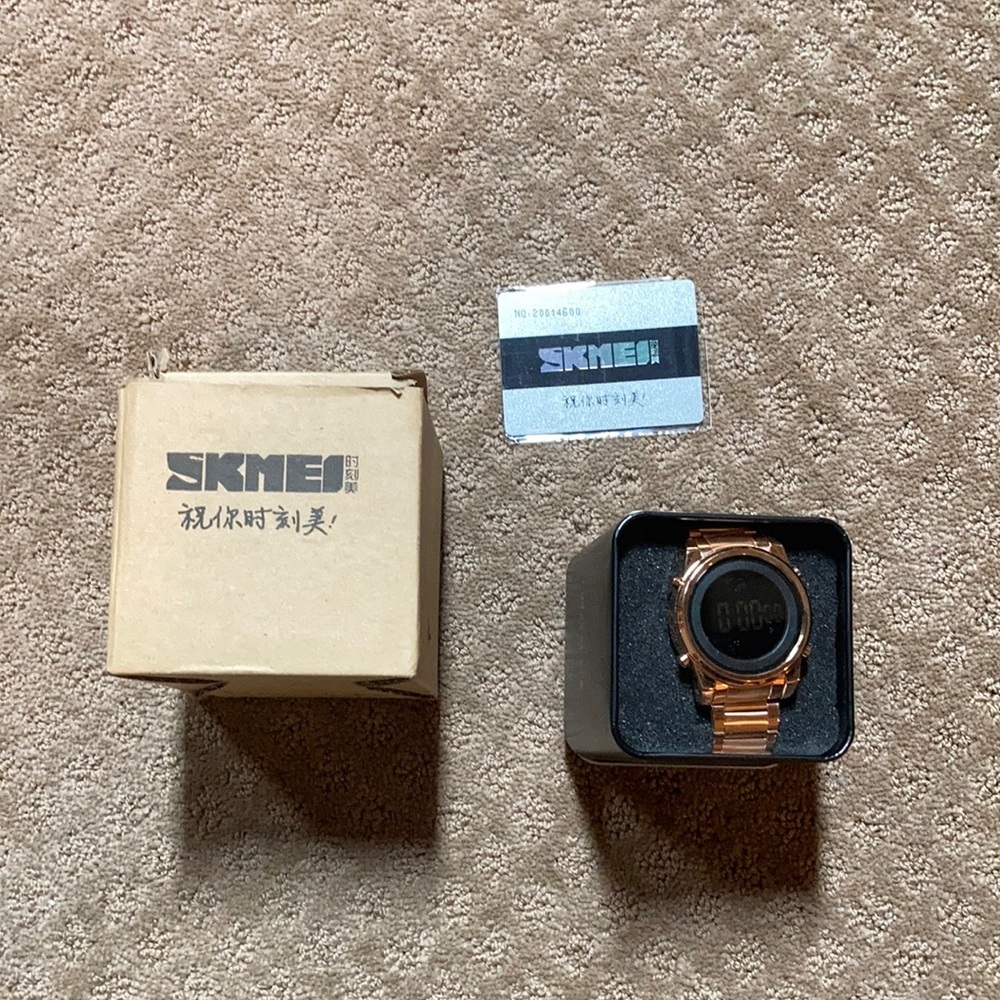 Skmel men’s gold toned digital watch